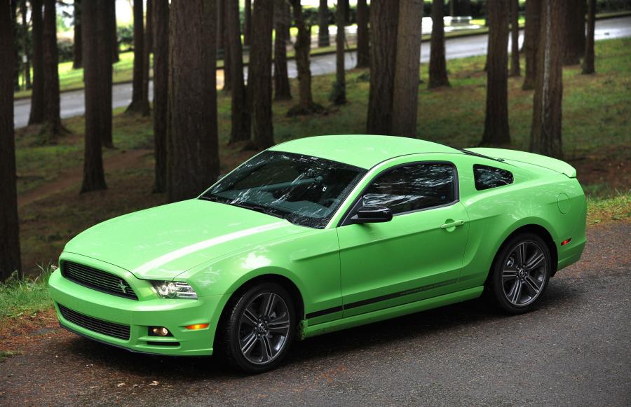  Ford Mustang V6 2012 года  (фото 49 из 133)